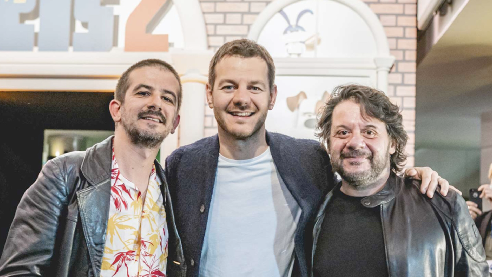 Alessandro Cattelan, Lillo e Francesco Mandelli in primo piano durante la prima del film Pets 2