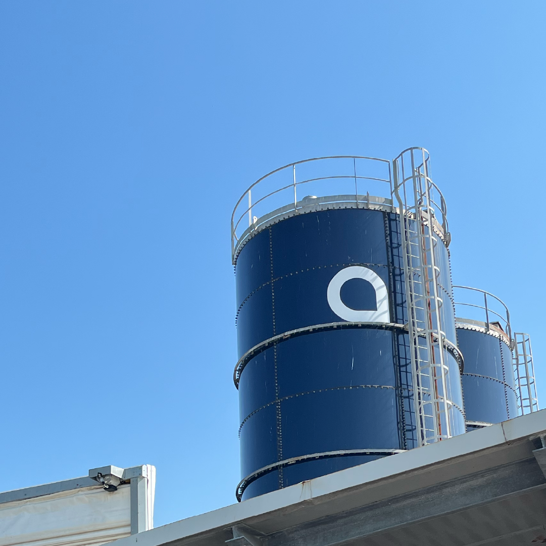 Logo di Acea applicato su depuratori d'acqua